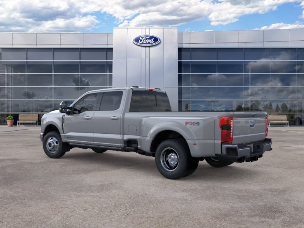 New 2026 Ford F-350SD Lariat Truck Crew Cab