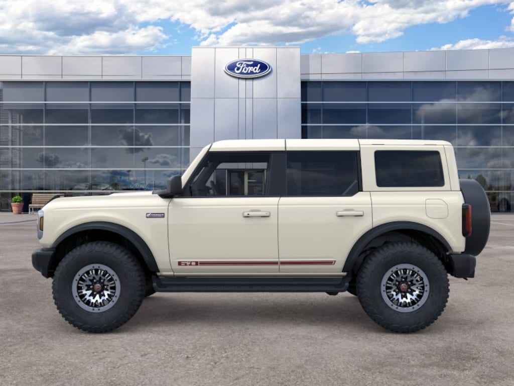 New 2026 Ford Bronco Outer Banks SUV