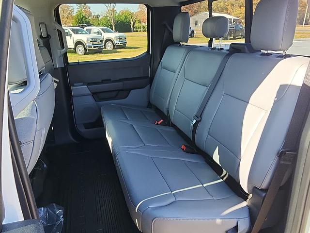 2025 Ford F-350 Super Duty Chassis Cab XL - Photo 27