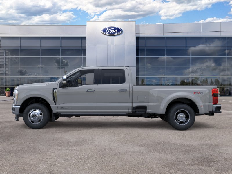 New 2026 Ford F-350SD Lariat Truck Crew Cab