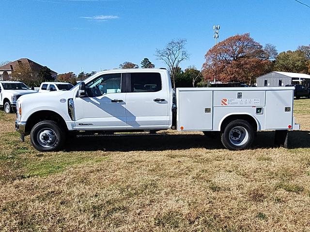 2025 Ford F-350 Super Duty Chassis Cab XL - Photo 25