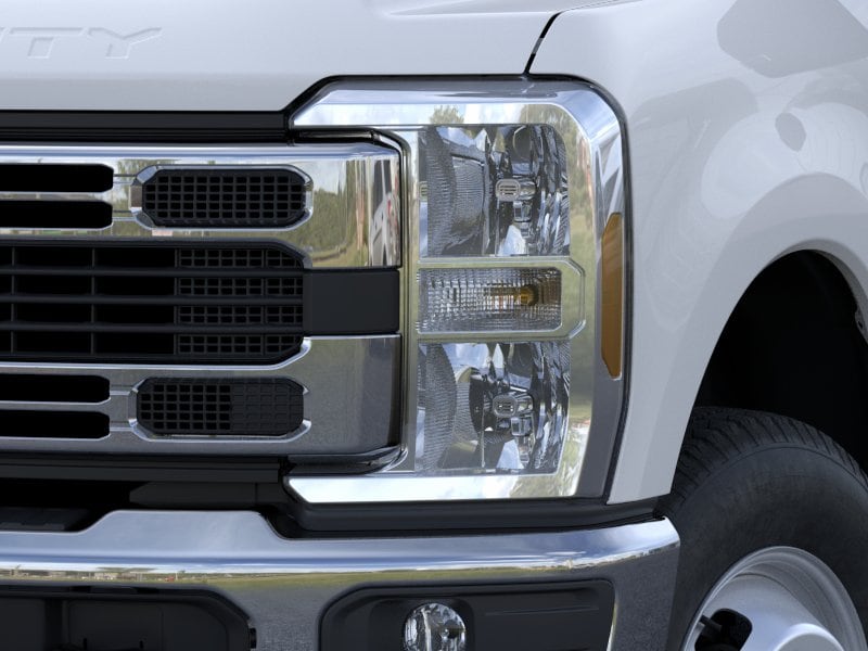 2026 Ford F-350 Super Duty Chassis Cab XLT - Photo 18