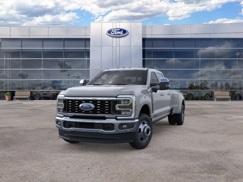 New 2026 Ford F-350SD Lariat Truck Crew Cab
