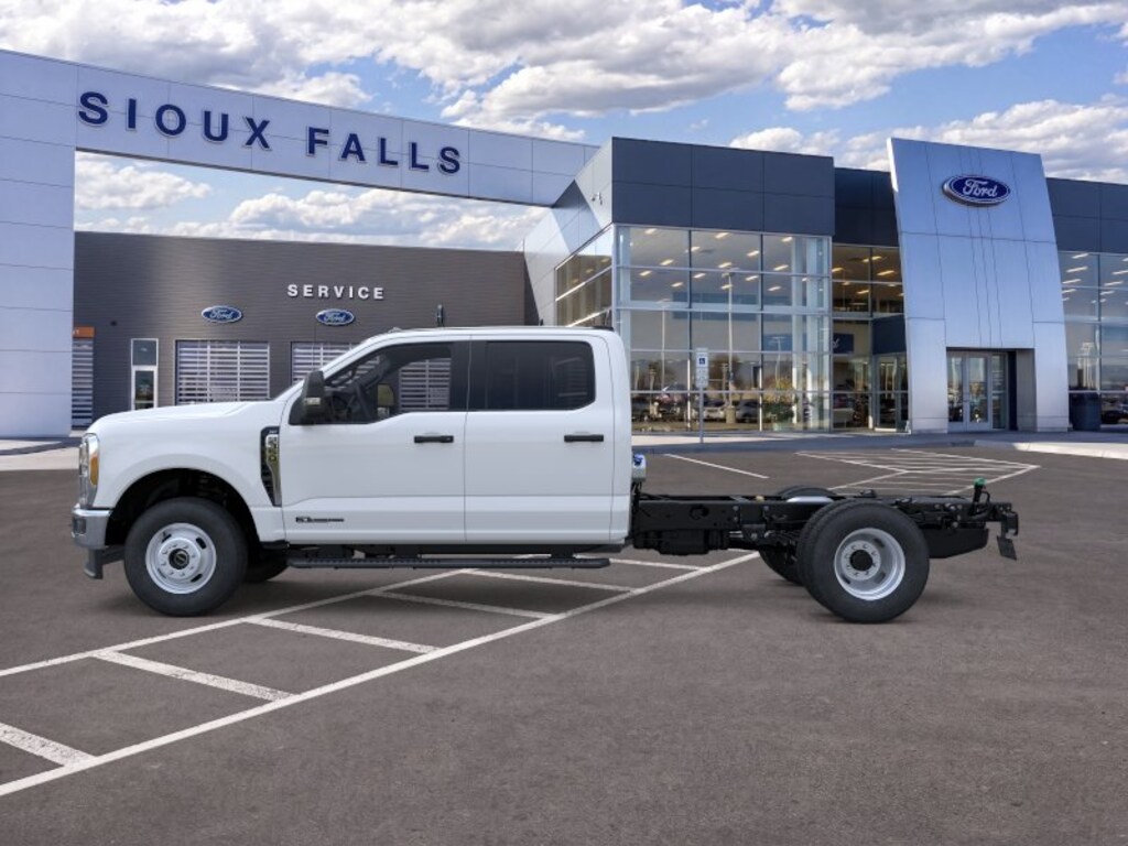 New 2026 Ford F-350 Chassis Truck Crew Cab