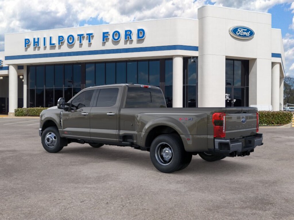 New 2026 Ford F-350 LARIAT Truck Crew Cab