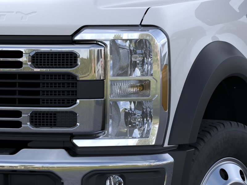 2025 Ford F-550 Super Duty Chassis Cab XLT - Photo 18