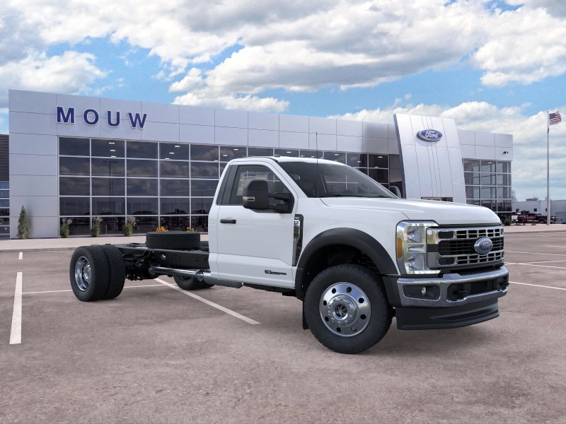 2025 Ford F-550 Super Duty Chassis Cab XLT - Photo 7
