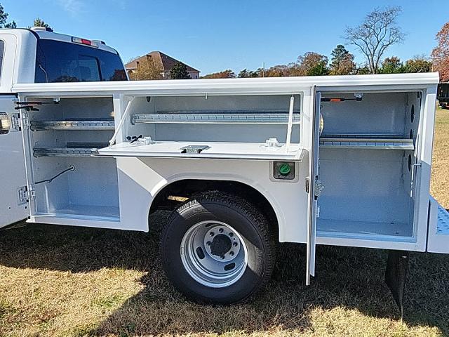 2025 Ford F-350 Super Duty Chassis Cab XL - Photo 40