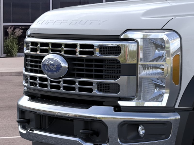 2025 Ford F-550 Super Duty Chassis Cab XLT - Photo 17