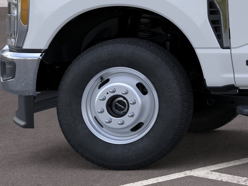 2026 Ford F-350 Super Duty Chassis Cab XLT - Photo 19