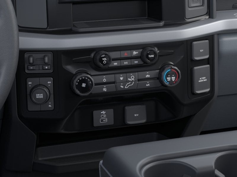 2025 Ford F-550 Super Duty Chassis Cab XLT - Photo 15