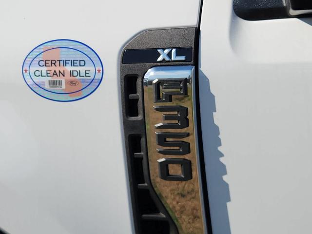 2025 Ford F-350 Super Duty Chassis Cab XL - Photo 38
