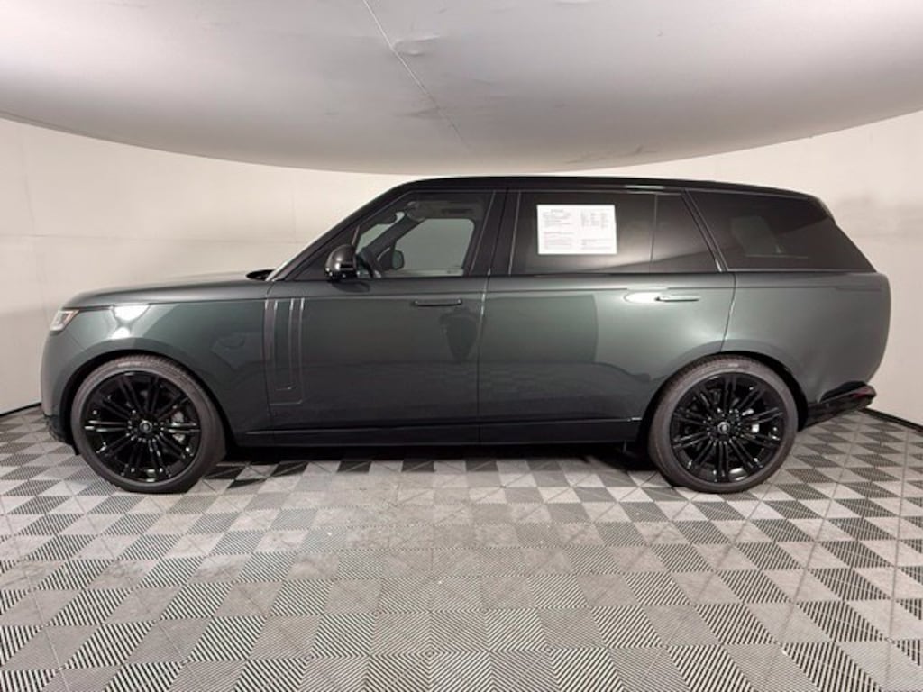Used 2025 Land Rover Range Rover SE Long Wheel Base