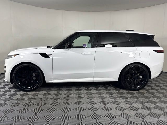 New 2026 Land Rover Range Rover Sport Dynamic SE SUV