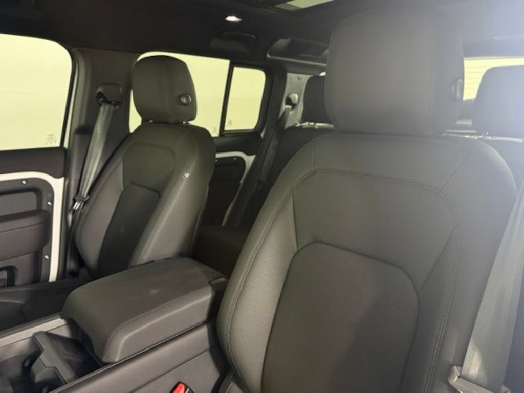 New 2026 Land Rover Defender 110 X-Dynamic SE SUV