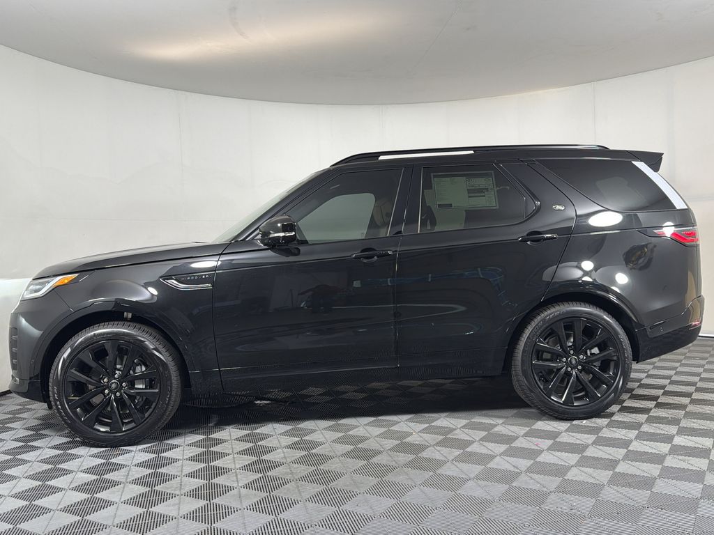 New 2026 Land Rover Discovery Dynamic SE SUV