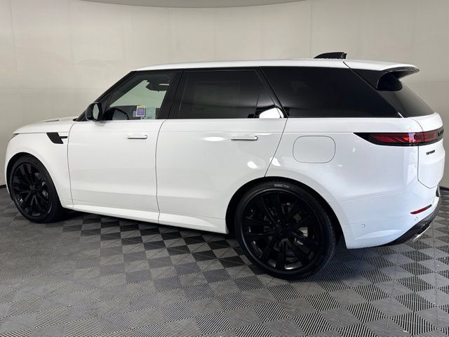 New 2026 Land Rover Range Rover Sport Dynamic SE SUV