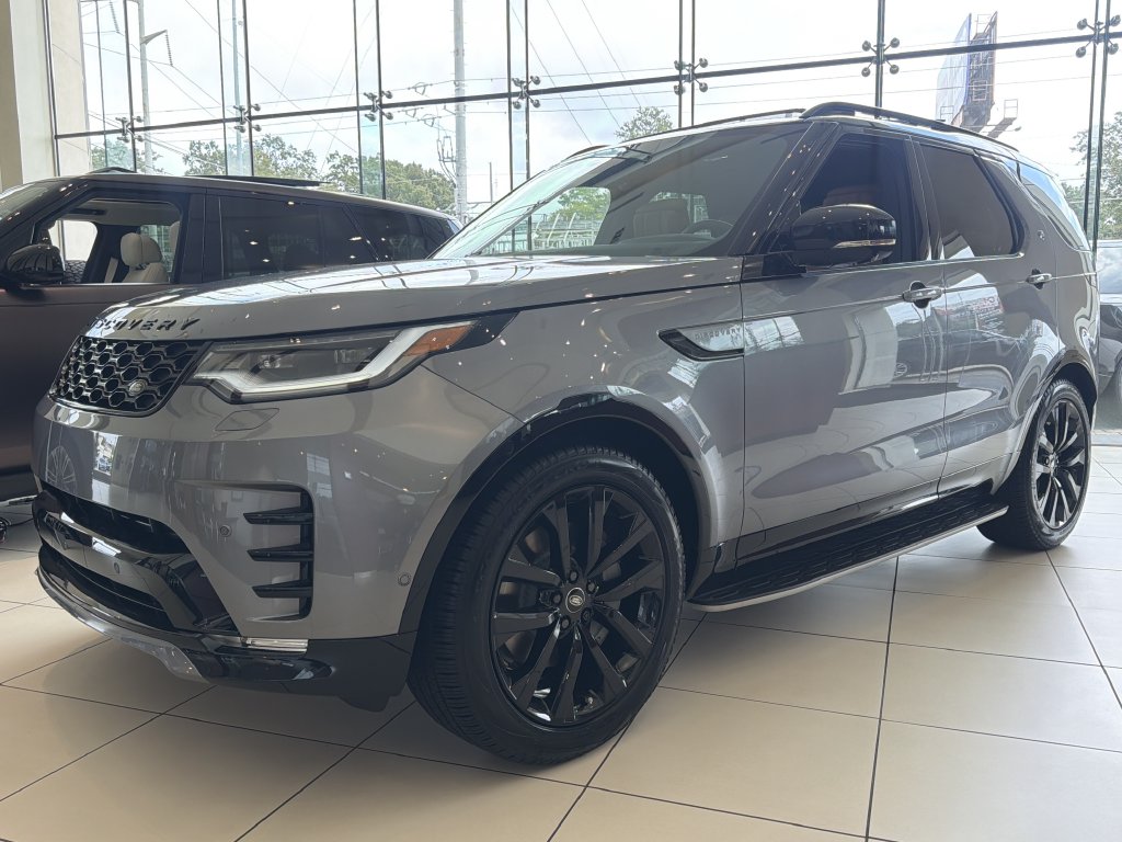 New 2026 Land Rover Discovery Dynamic SE SUV