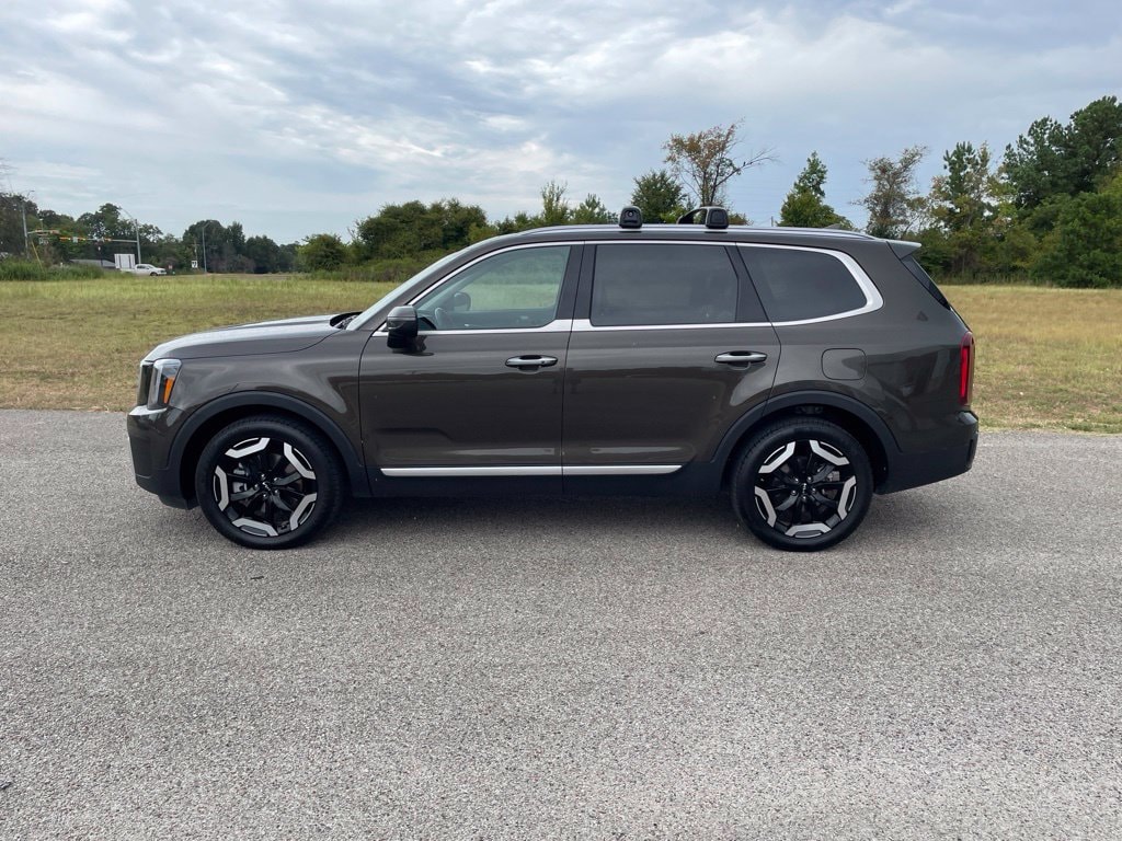 Used 2025 Kia Telluride S SUV