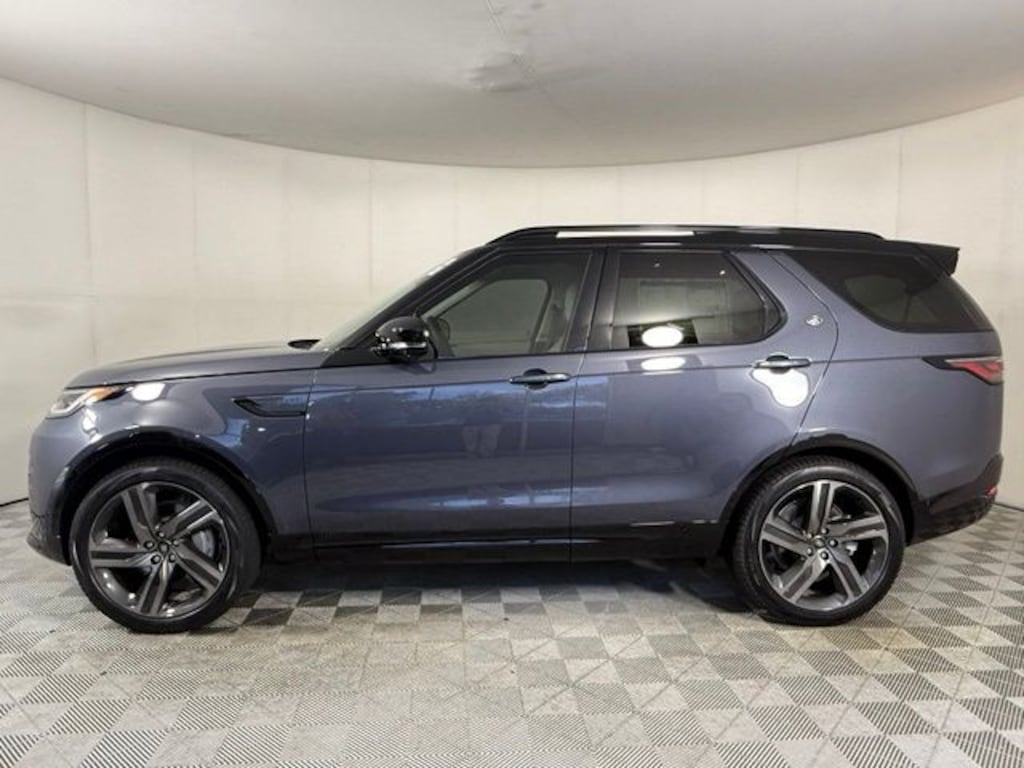 New 2026 Land Rover Discovery Dynamic SE SUV