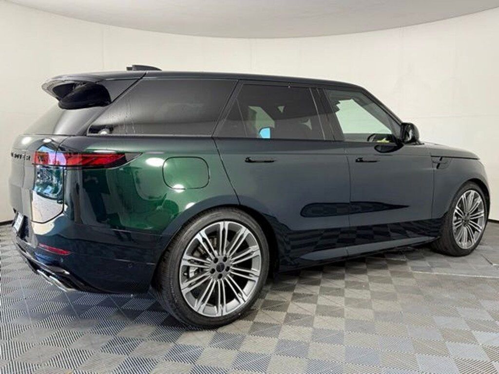 New 2026 Land Rover Range Rover Sport Dynamic SE SUV