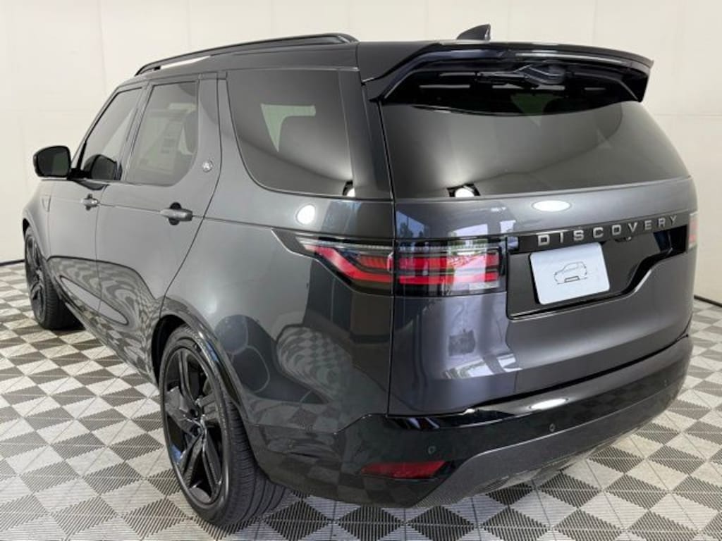 New 2026 Land Rover Discovery Dynamic SE SUV