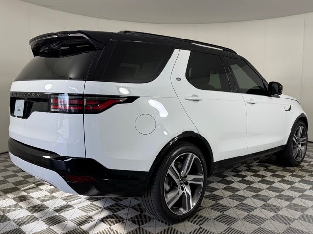 New 2026 Land Rover Discovery Dynamic SE 300PS SUV