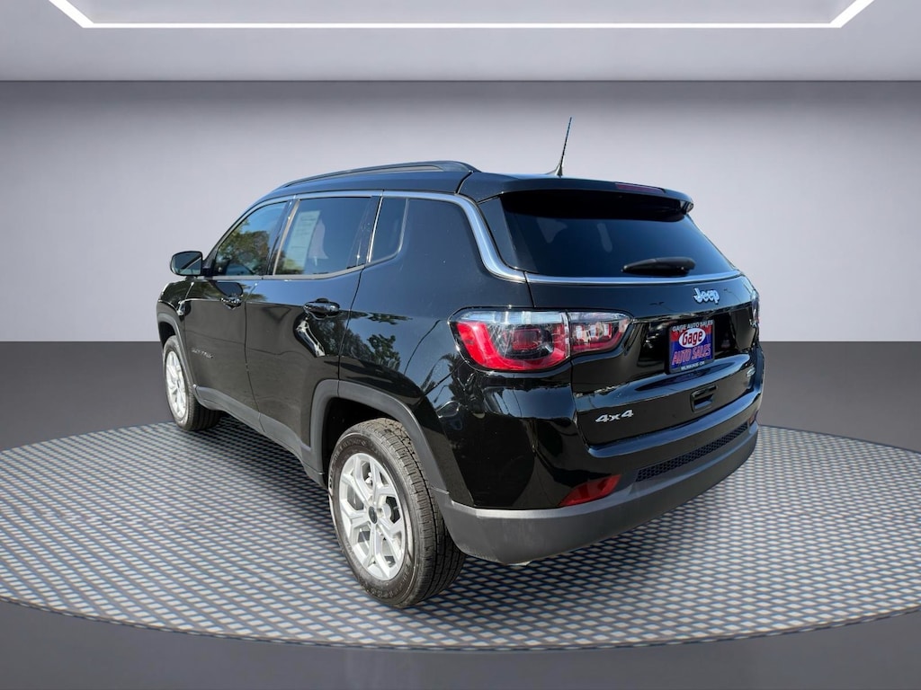 Used 2025 Jeep Compass Latitude SUV