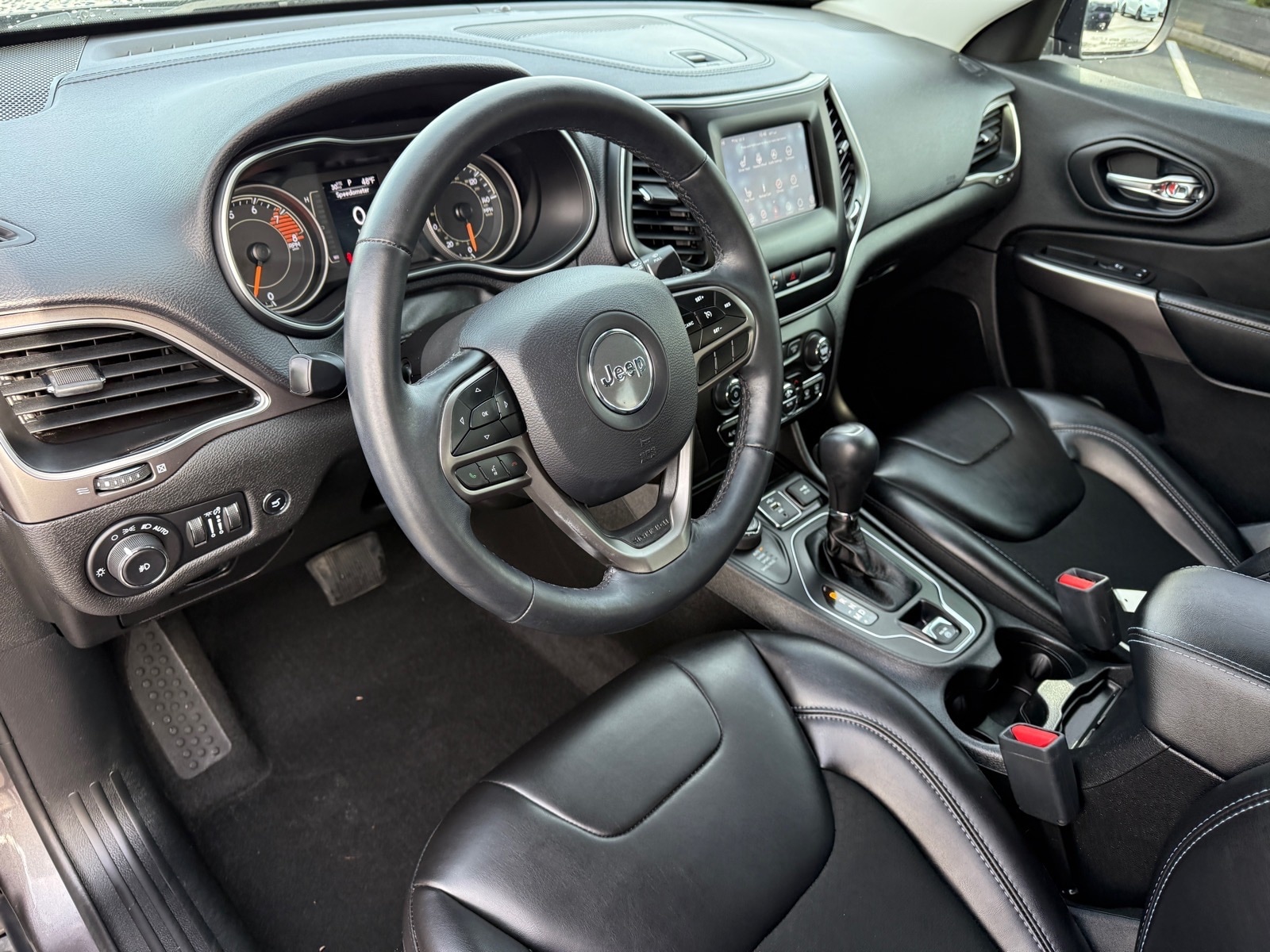 2019 Jeep Cherokee Latitude Plus - Photo 18