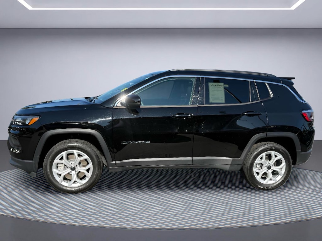 Used 2025 Jeep Compass Latitude SUV