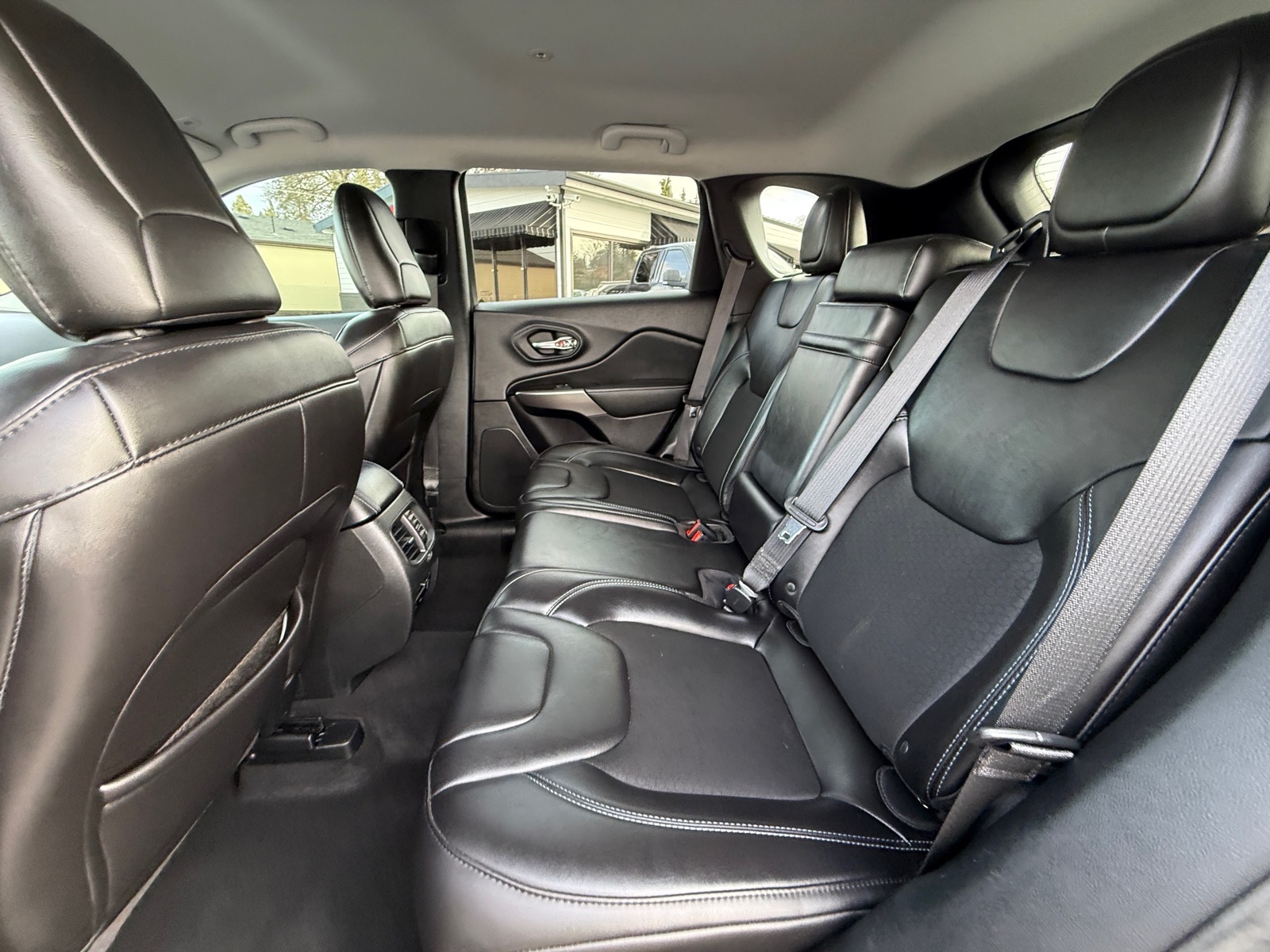 2019 Jeep Cherokee Latitude Plus - Photo 21