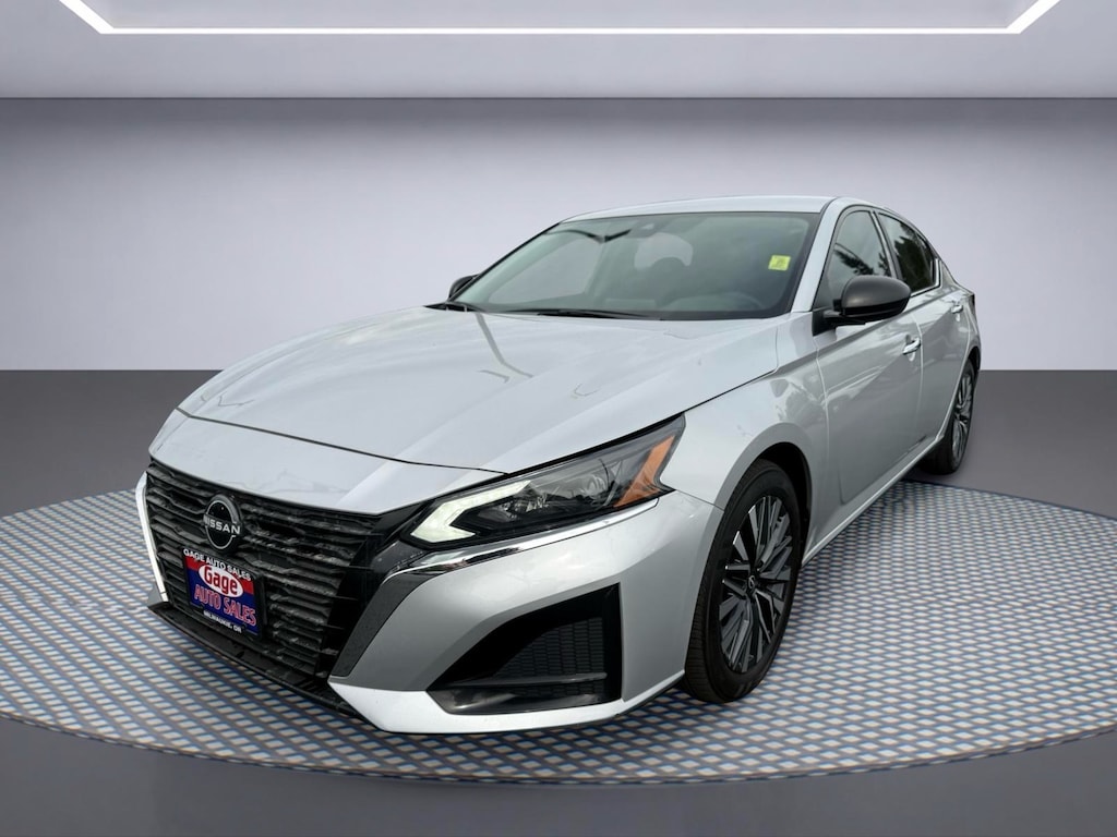 Used 2024 Nissan Altima 2.5 SV Sedan
