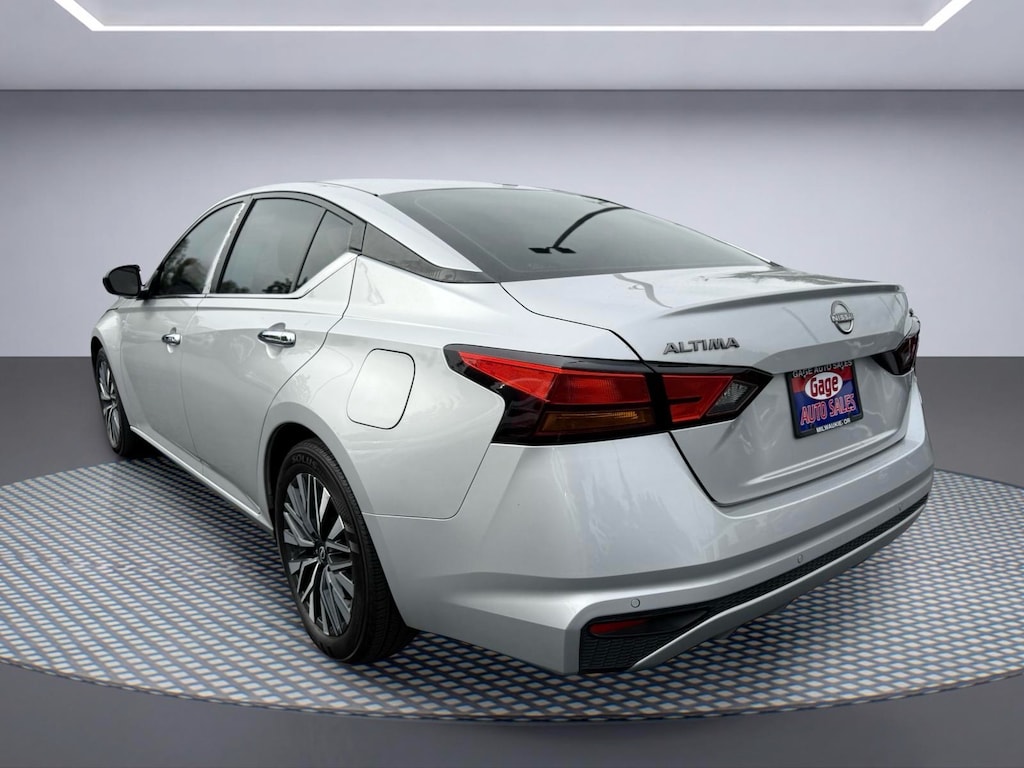 Used 2024 Nissan Altima 2.5 SV Sedan