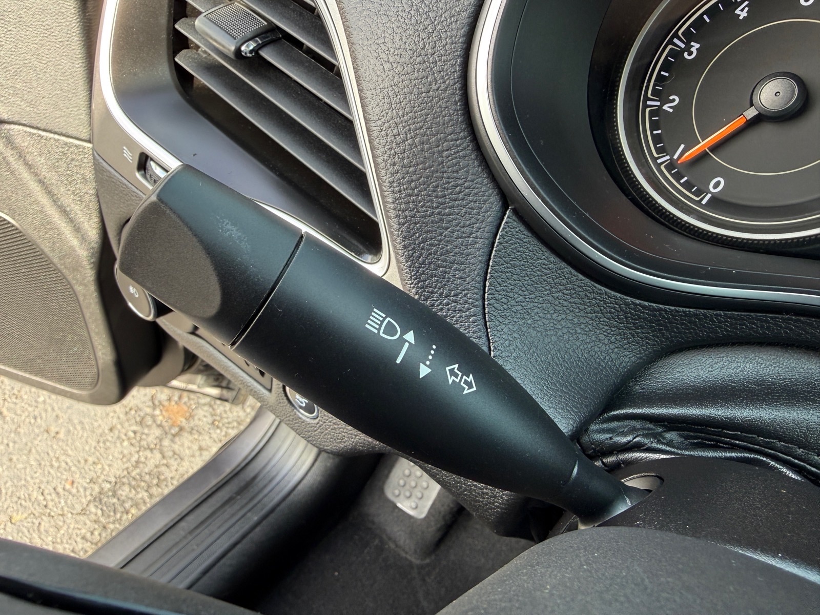 2019 Jeep Cherokee Latitude Plus - Photo 36