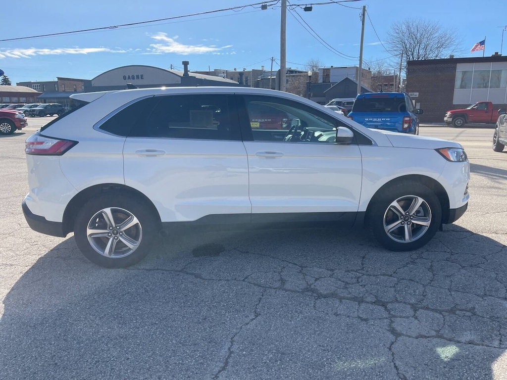 Used 2024 Ford Edge SEL AWD 4dr SUV SUV