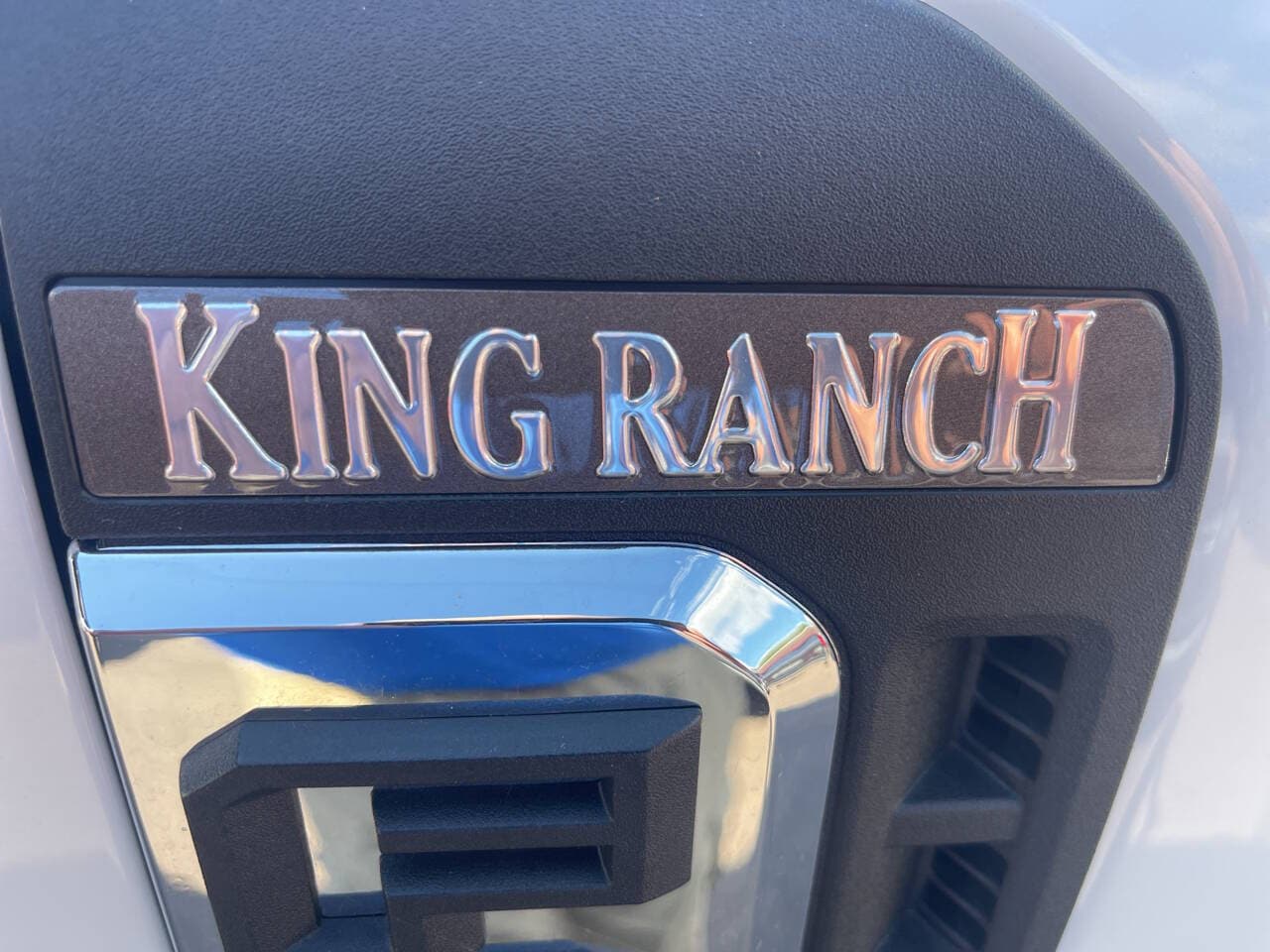 2025 Ford F-350 Super Duty King Ranch - Photo 2