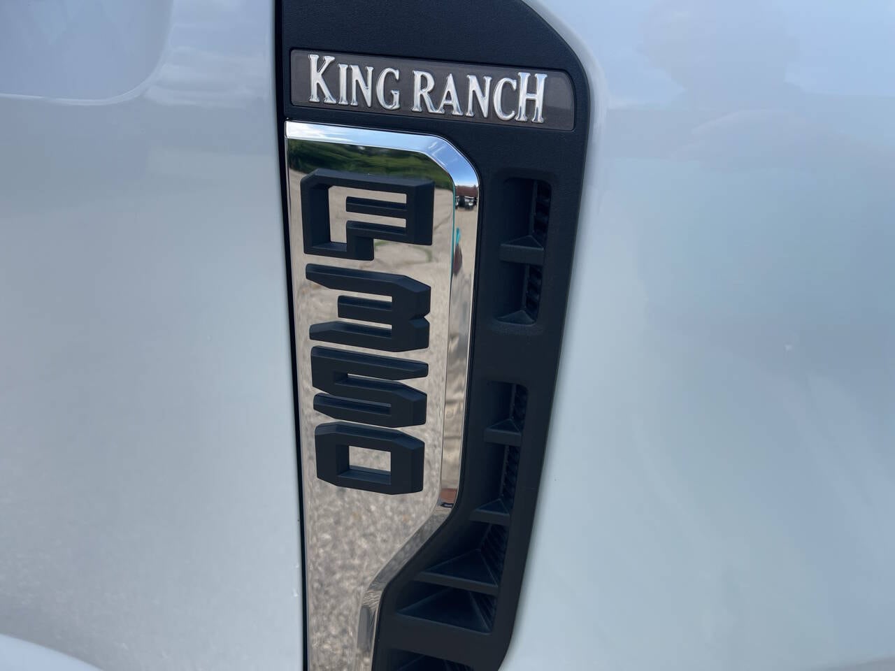 2025 Ford F-350 Super Duty King Ranch - Photo 29