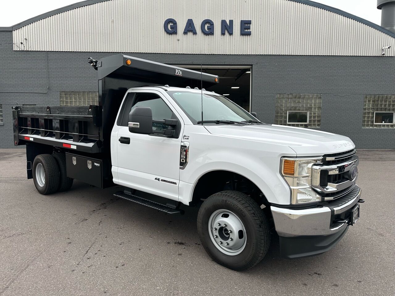 2022 Ford F-350 Super Duty Chassis Cab