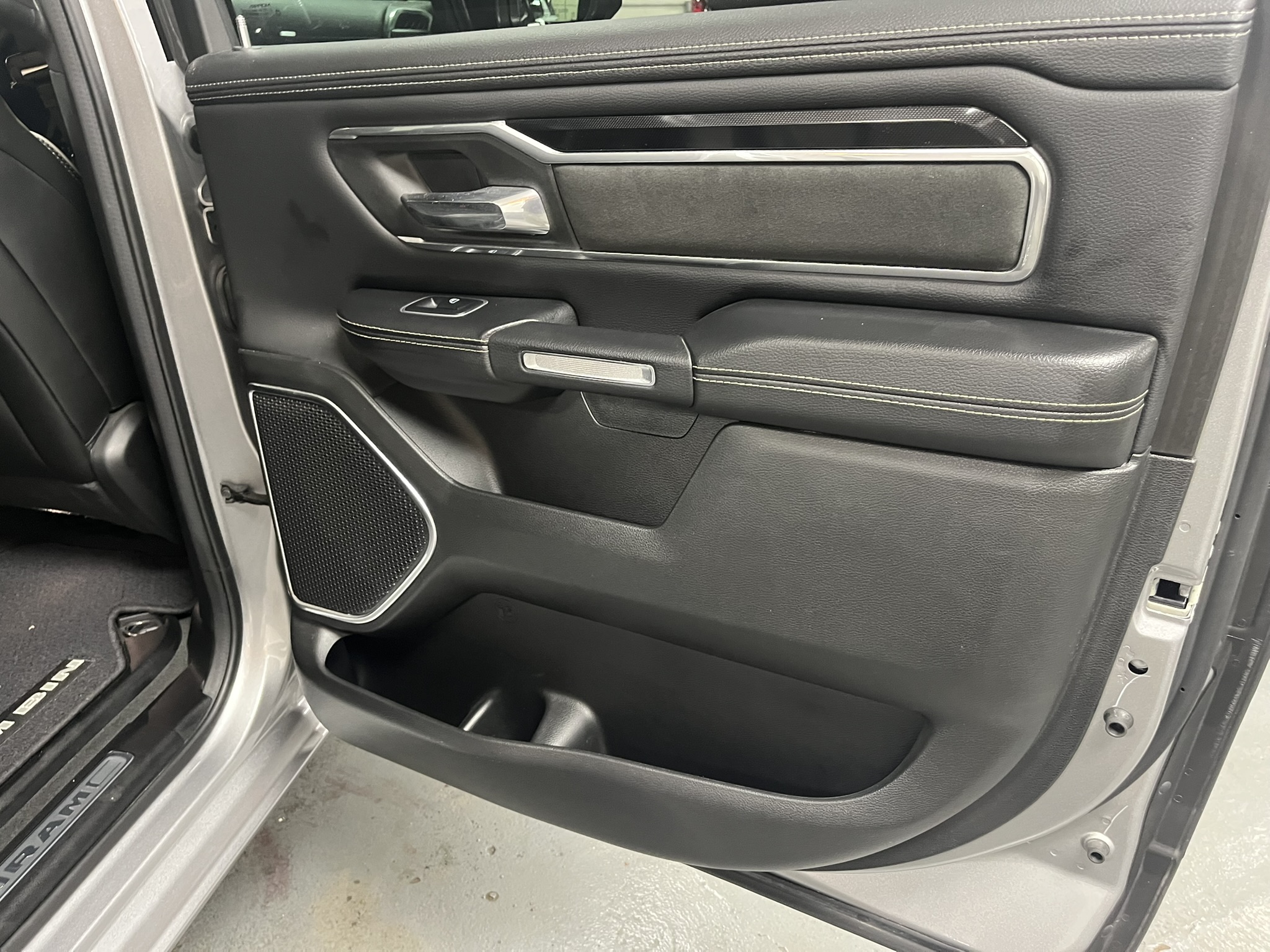 2022 RAM Ram 1500 Pickup Laramie - Photo 25