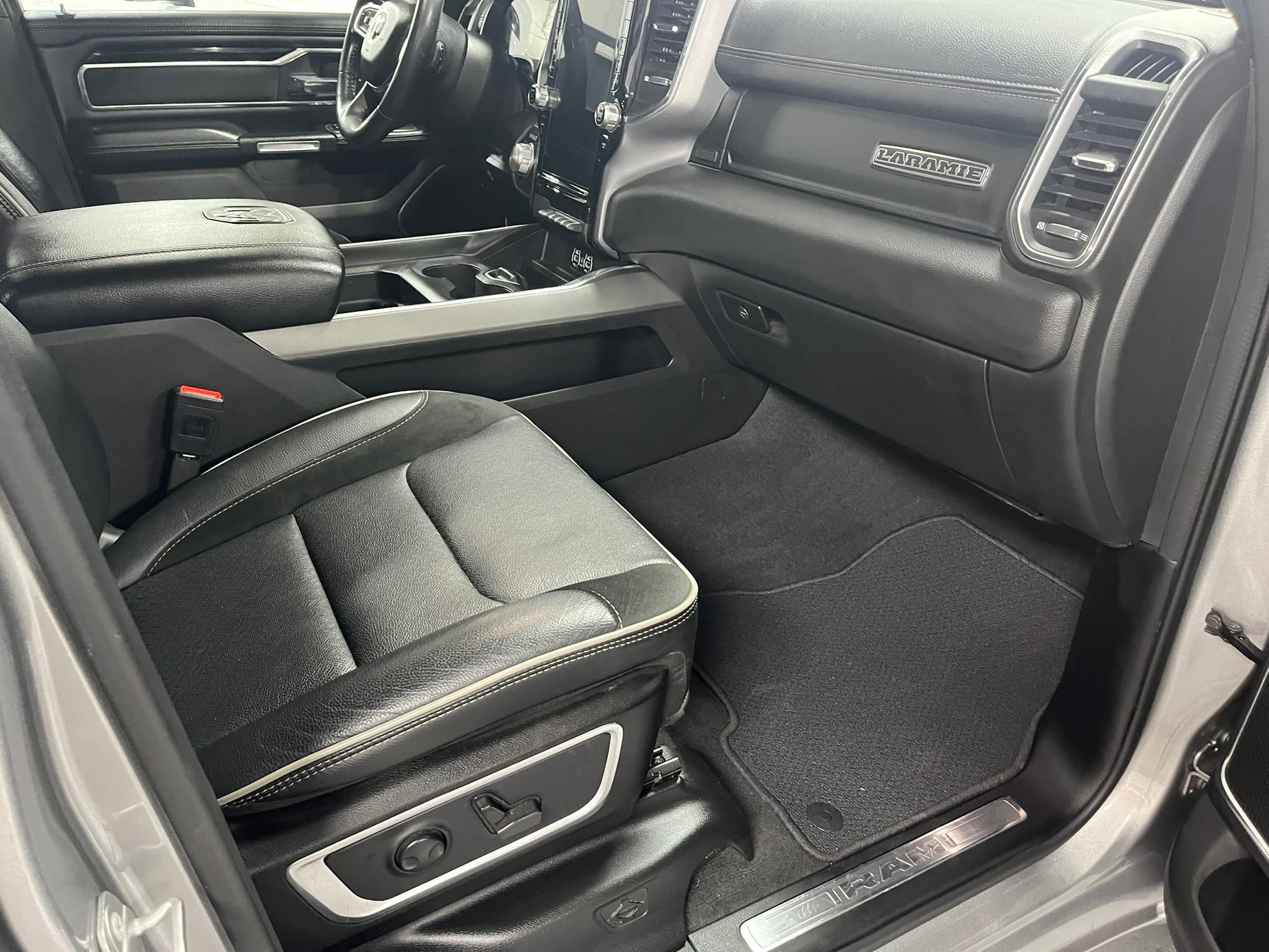 2022 RAM Ram 1500 Pickup Laramie - Photo 22