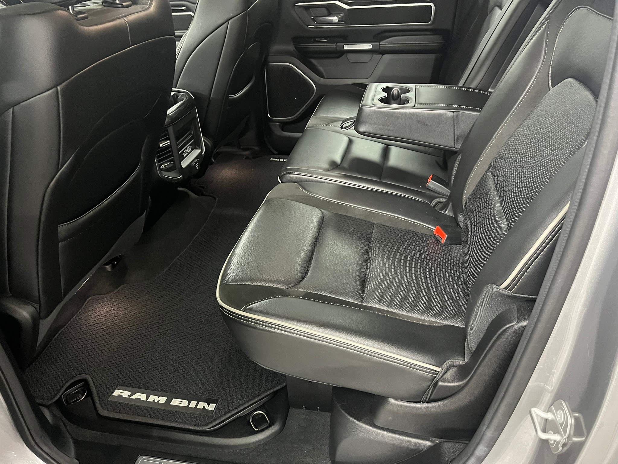2022 RAM Ram 1500 Pickup Laramie - Photo 20