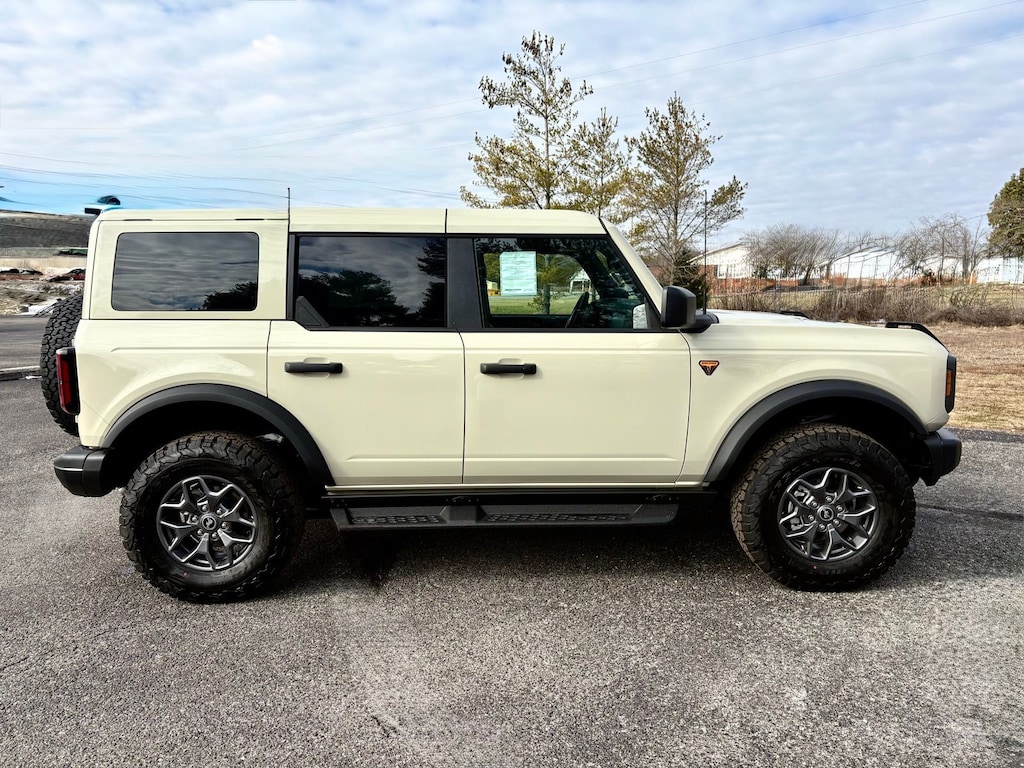 New 2025 Ford Bronco Badlands SUV
