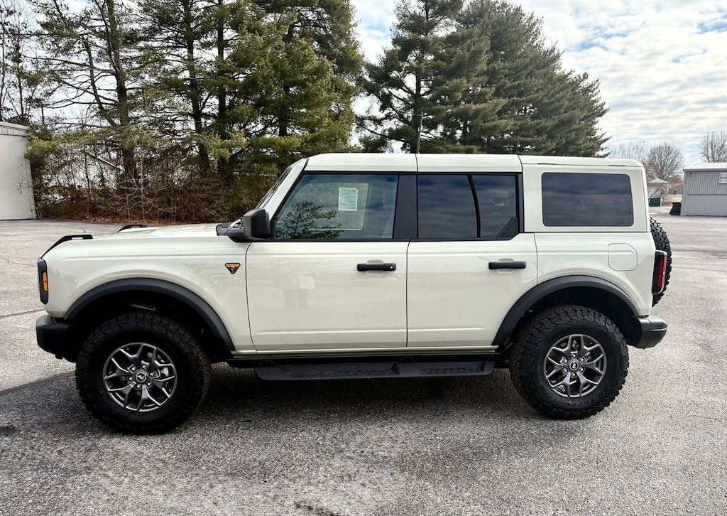 New 2025 Ford Bronco Badlands SUV