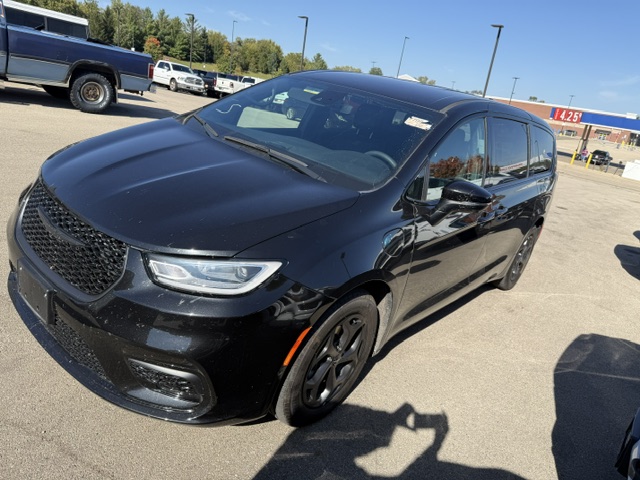 Used 2023 Chrysler Pacifica Hybrid Touring L VAN PASSENGE