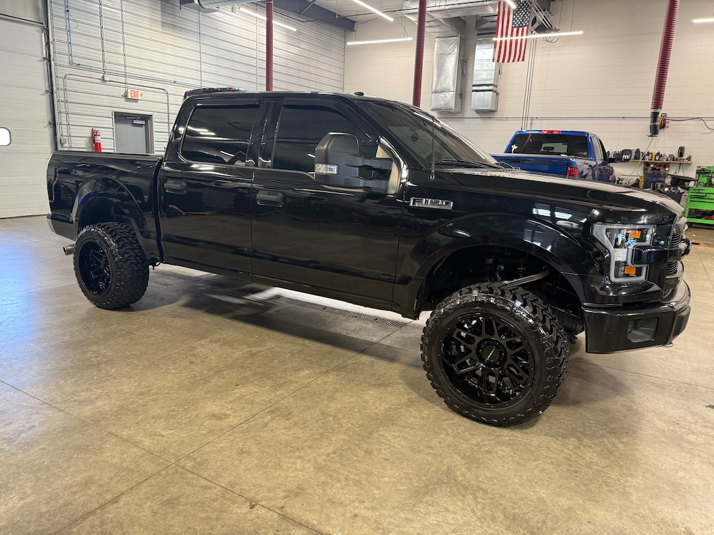 Used 2017 Ford F-150 XLT Crew Cab 4x4 PICKUP