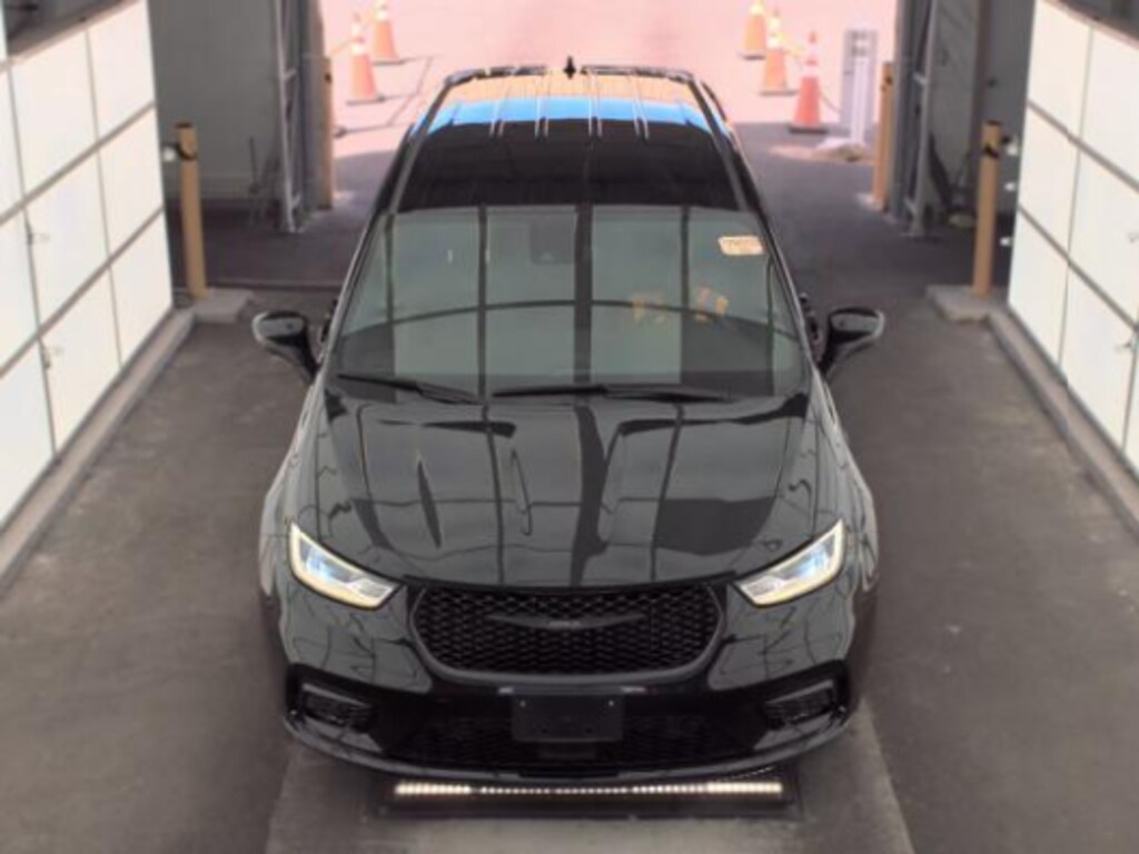 Used 2023 Chrysler Pacifica Hybrid Touring L VAN PASSENGE