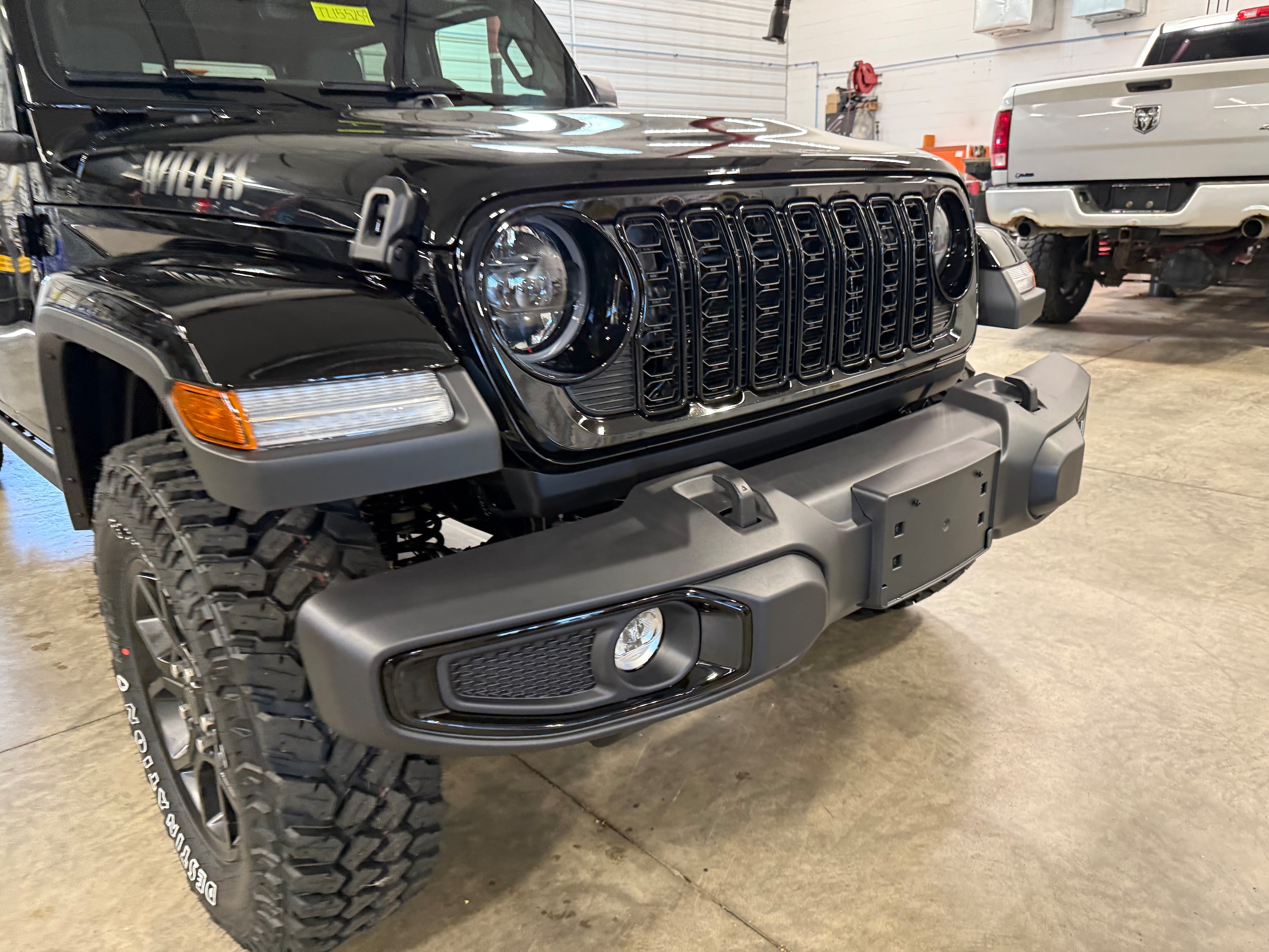 2026 Jeep Gladiator Willys - Photo 2