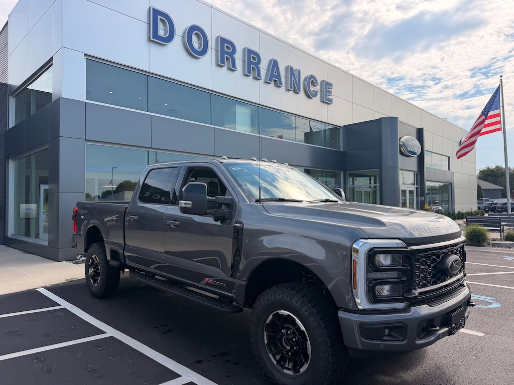 New 2026 Ford Super Duty Lariat TRUCK