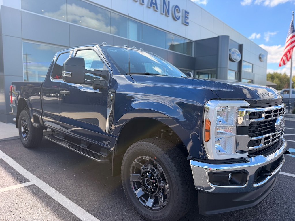 New 2027 Ford Super Duty F-350® XLT TRUCK