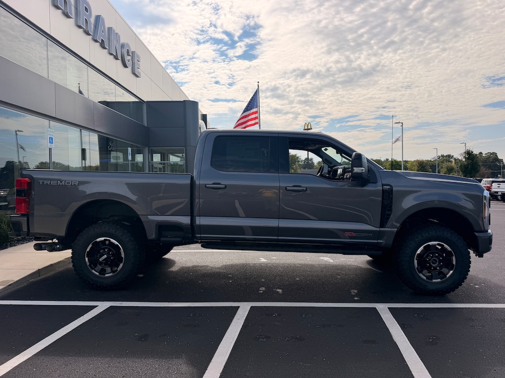 New 2026 Ford Super Duty Lariat TRUCK